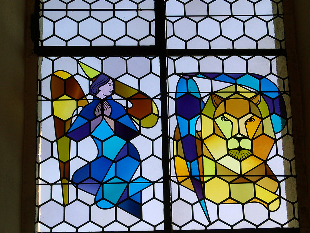Kirchenfenster der Kirche Lüsslingen